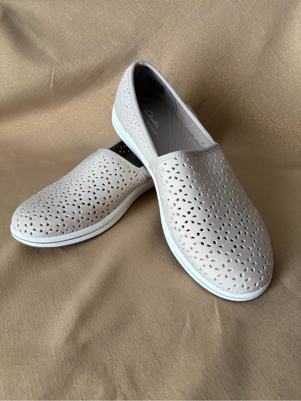 Clarks Breezy Lily Perforated Slip-On Shoes in Light Taupe NWOT